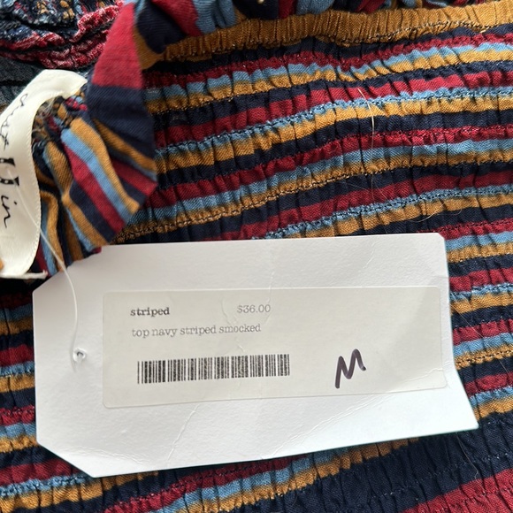 Cute top - Picture 4 of 5